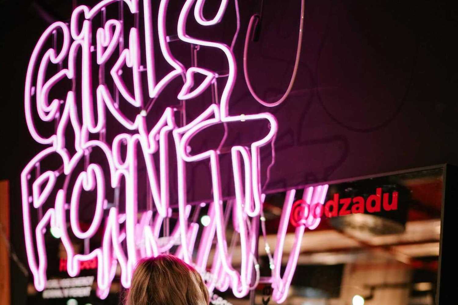 Girlspoint: Manifest