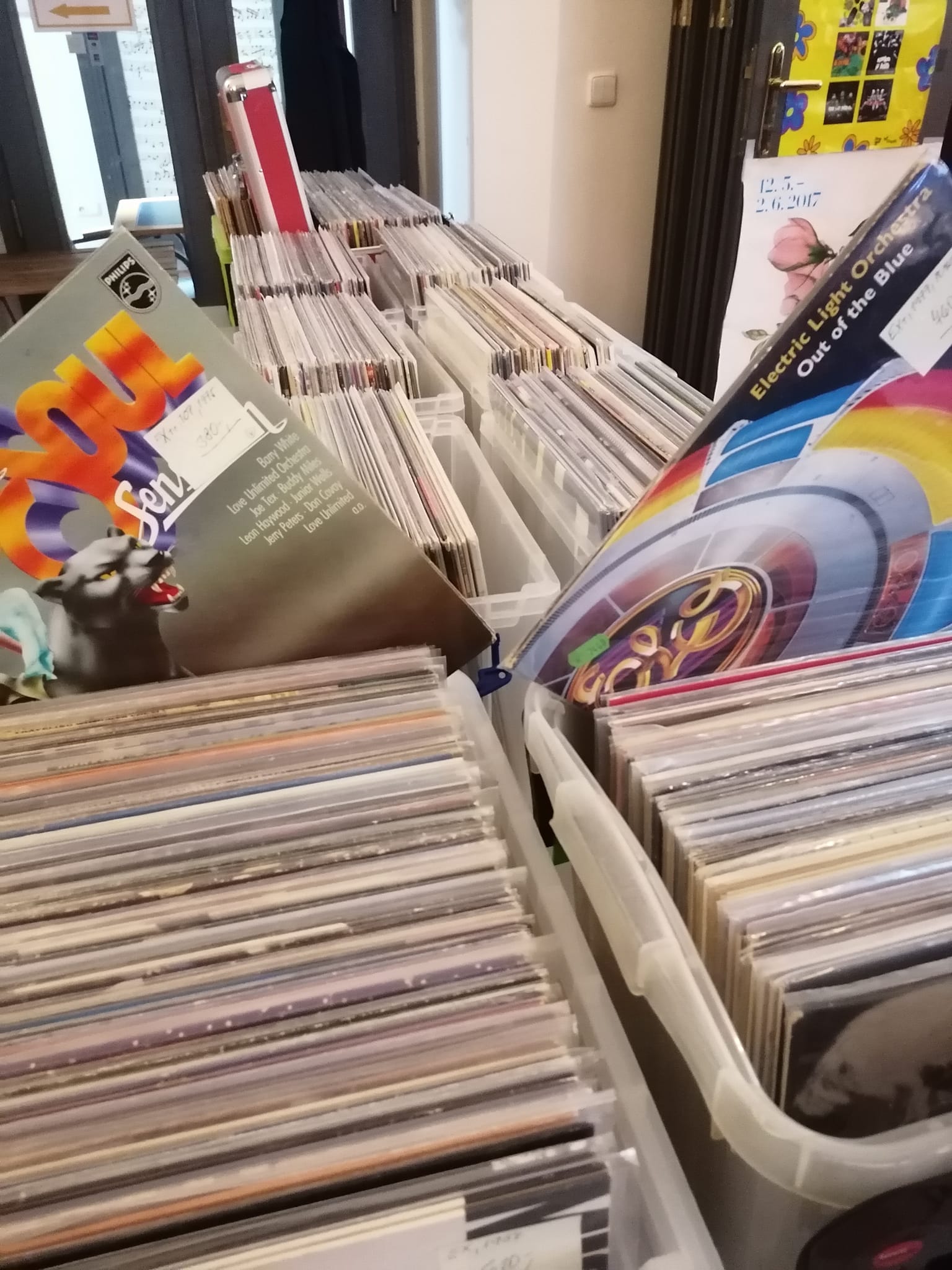 VINTAGE VINYL BAZAR V CAFE TIME MUSIC