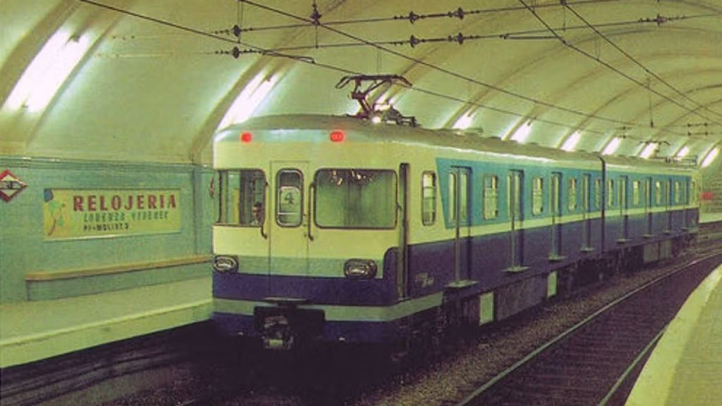100 años del metro en Bcn: un recorrido por su historia + cervecita
