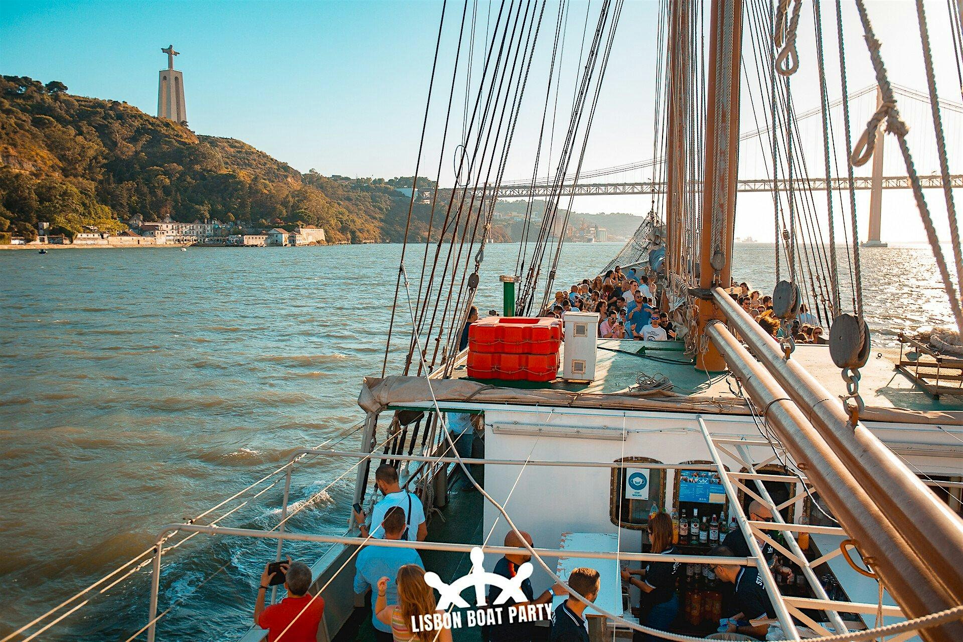 The Lisbon Boat Party / Amazing sunset sailing tour Weekday