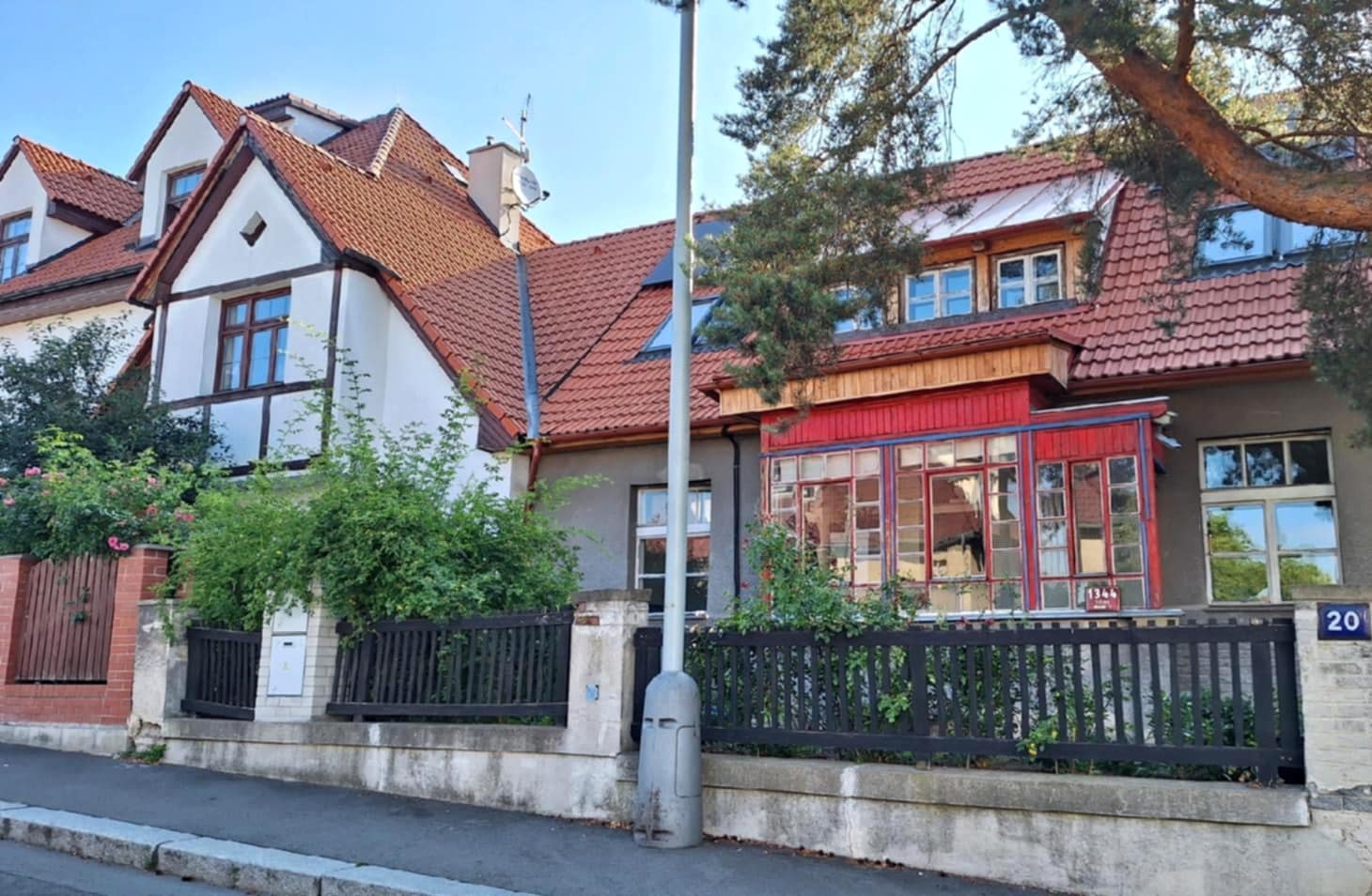 Vysočany a Včela