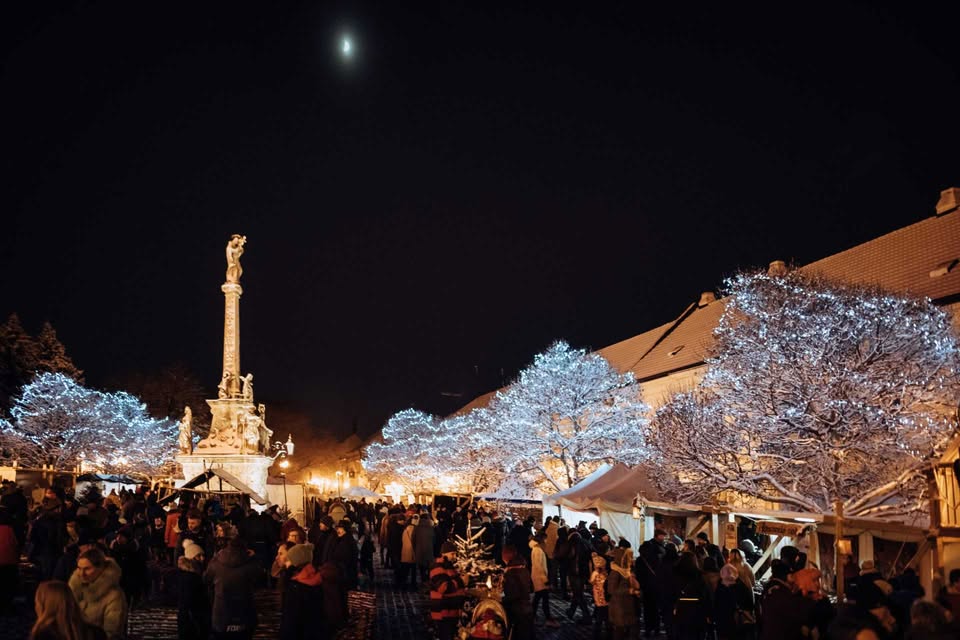 Történelmi időutazás advent idején Nagyszombat városában