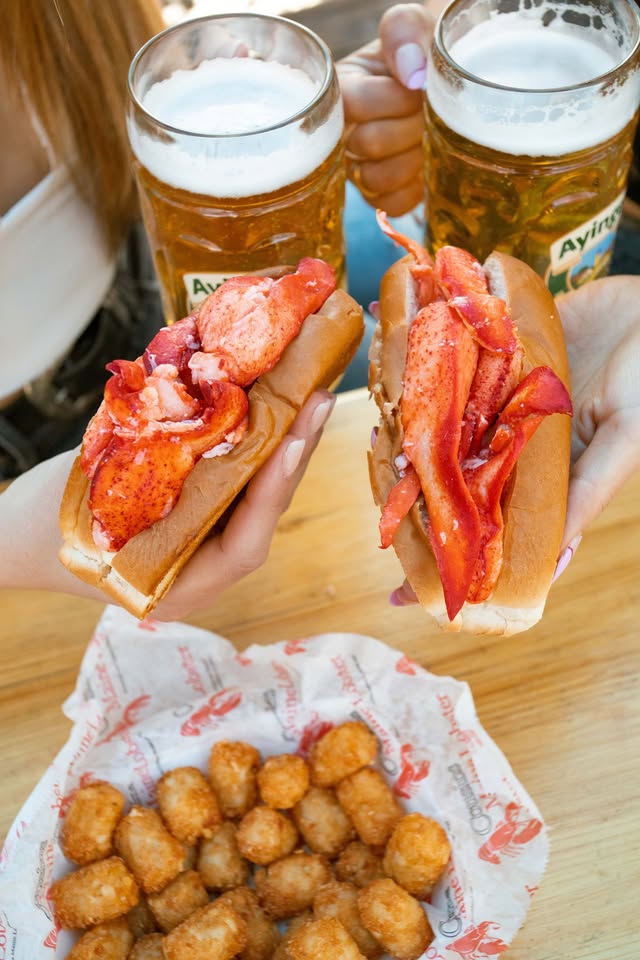 Cousins Maine Lobster at Lone Wolf Watering Hole, Portland