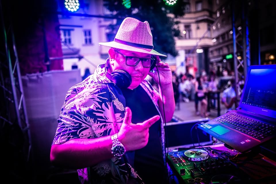 Léto na Zelňáku - DJ Don Rodney + percussion drummers 🥁