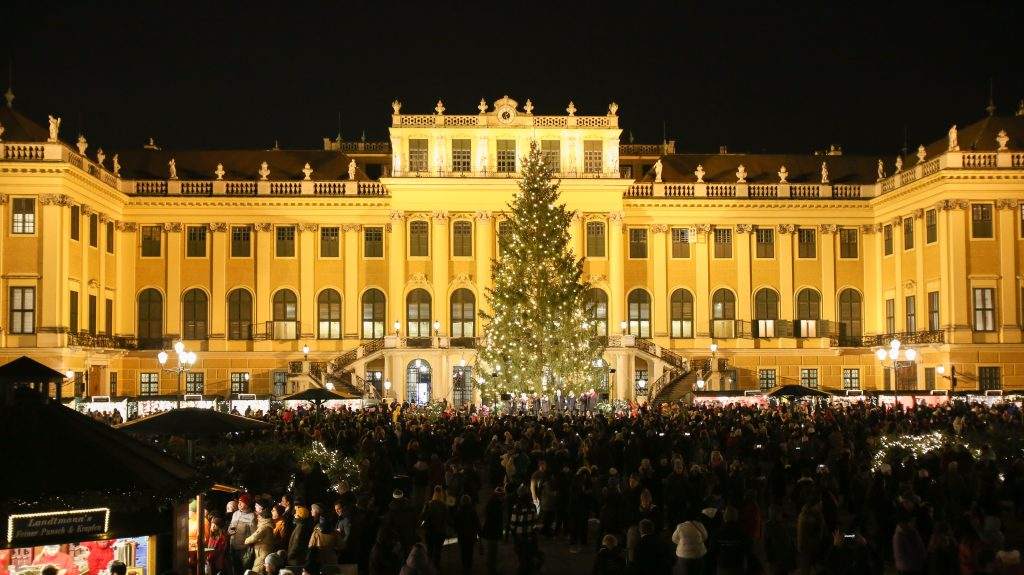 🎄 Let's Visit the Christmas Market @ Schloss Schönbrunn
