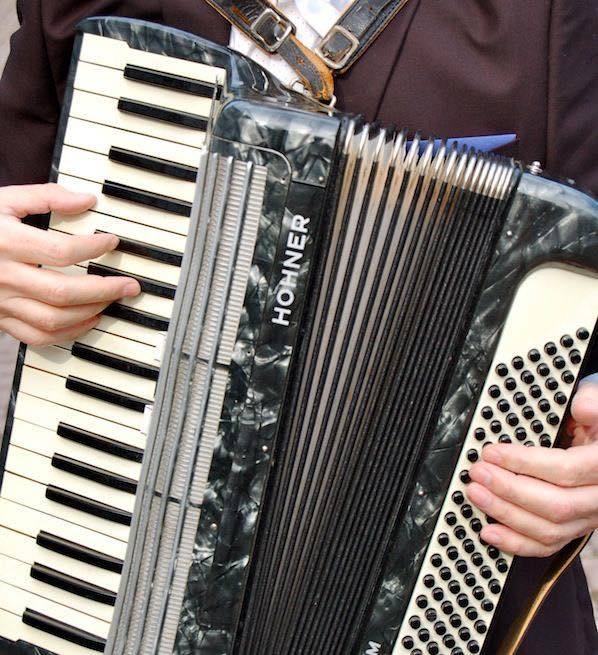 Friday afternoon with accordionist Terezka