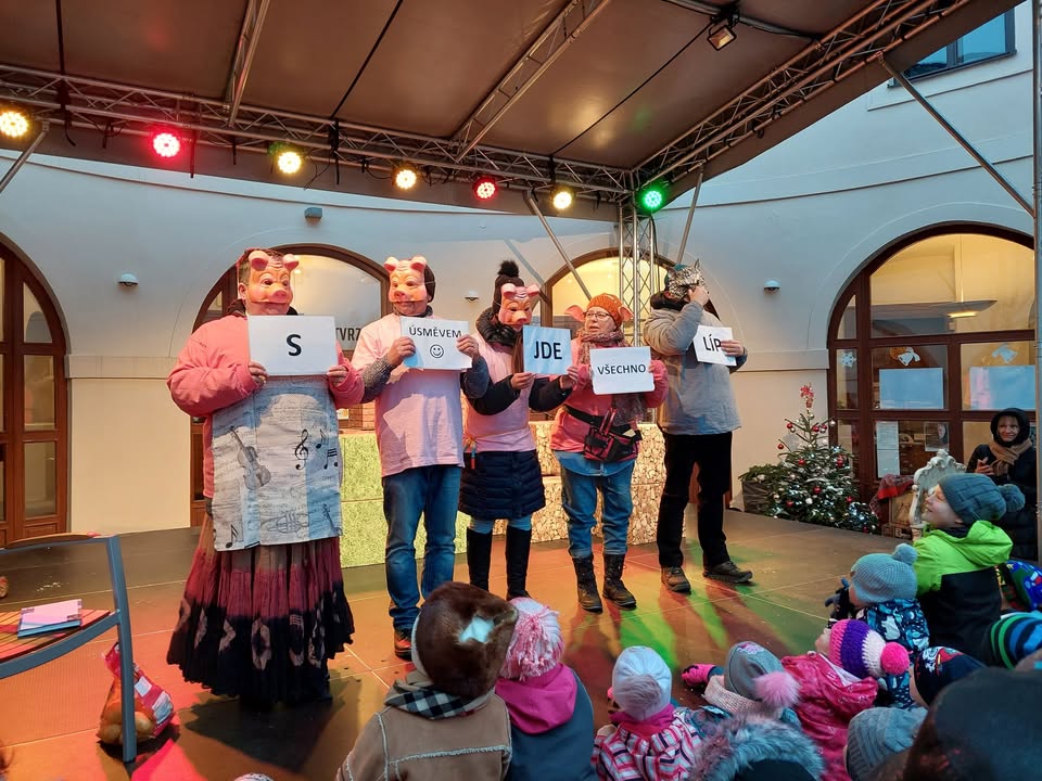 Pohádka o třech prasátkách (Praha, Pivní zahrada KRAFT)