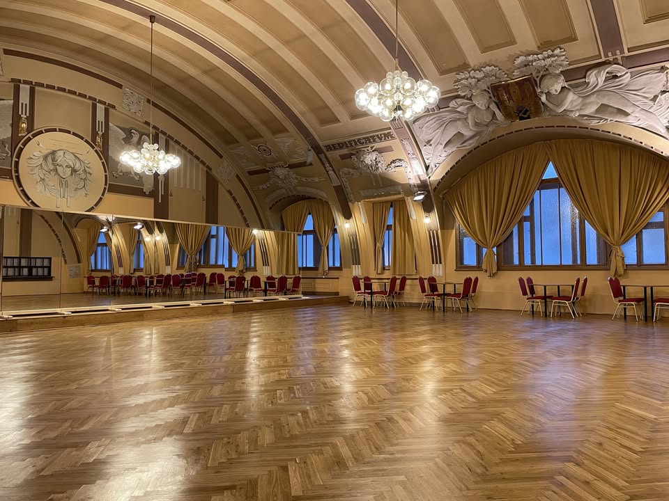 Rozlučková TANČÍRNA na Hlavním nádraží