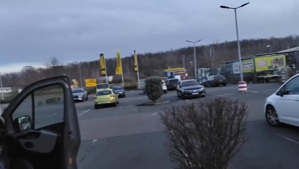 Szemèlyszàllìtàs,  kissebb  költöztetès Nèmetorszàgon belűl, ès Magyarorszàgra. ☎️+36 30 7877332