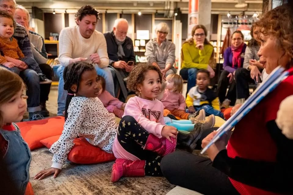 Junior Theater - voorlezen in het Spaans
