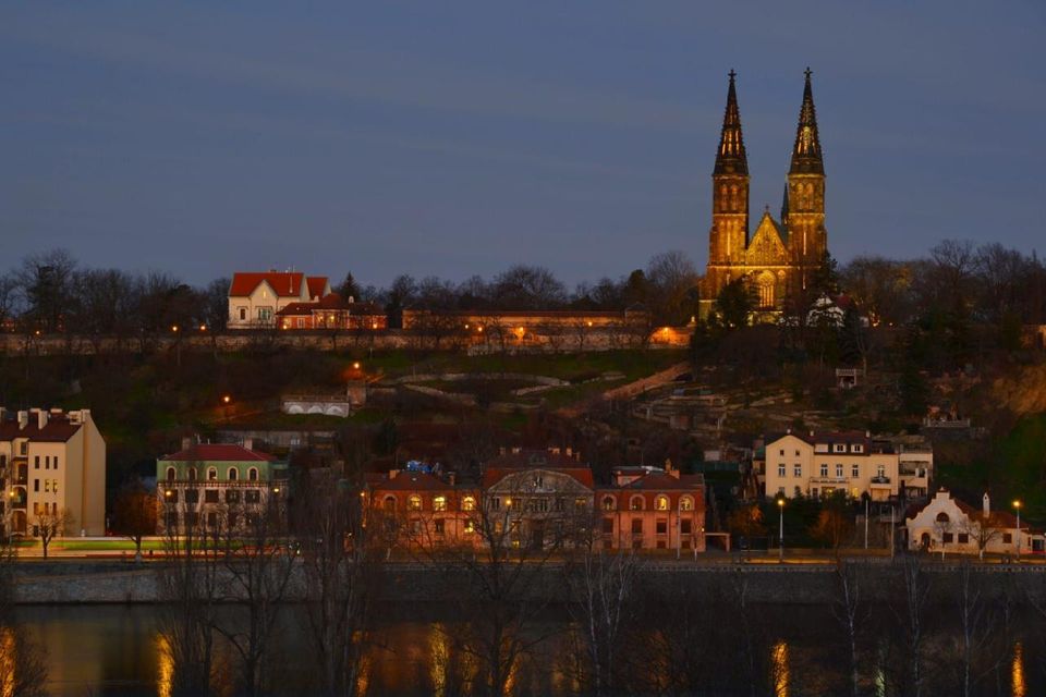 Vyšehrad legend a pověstí - zážitková procházka (Jan Kroča a Helena Máslová)