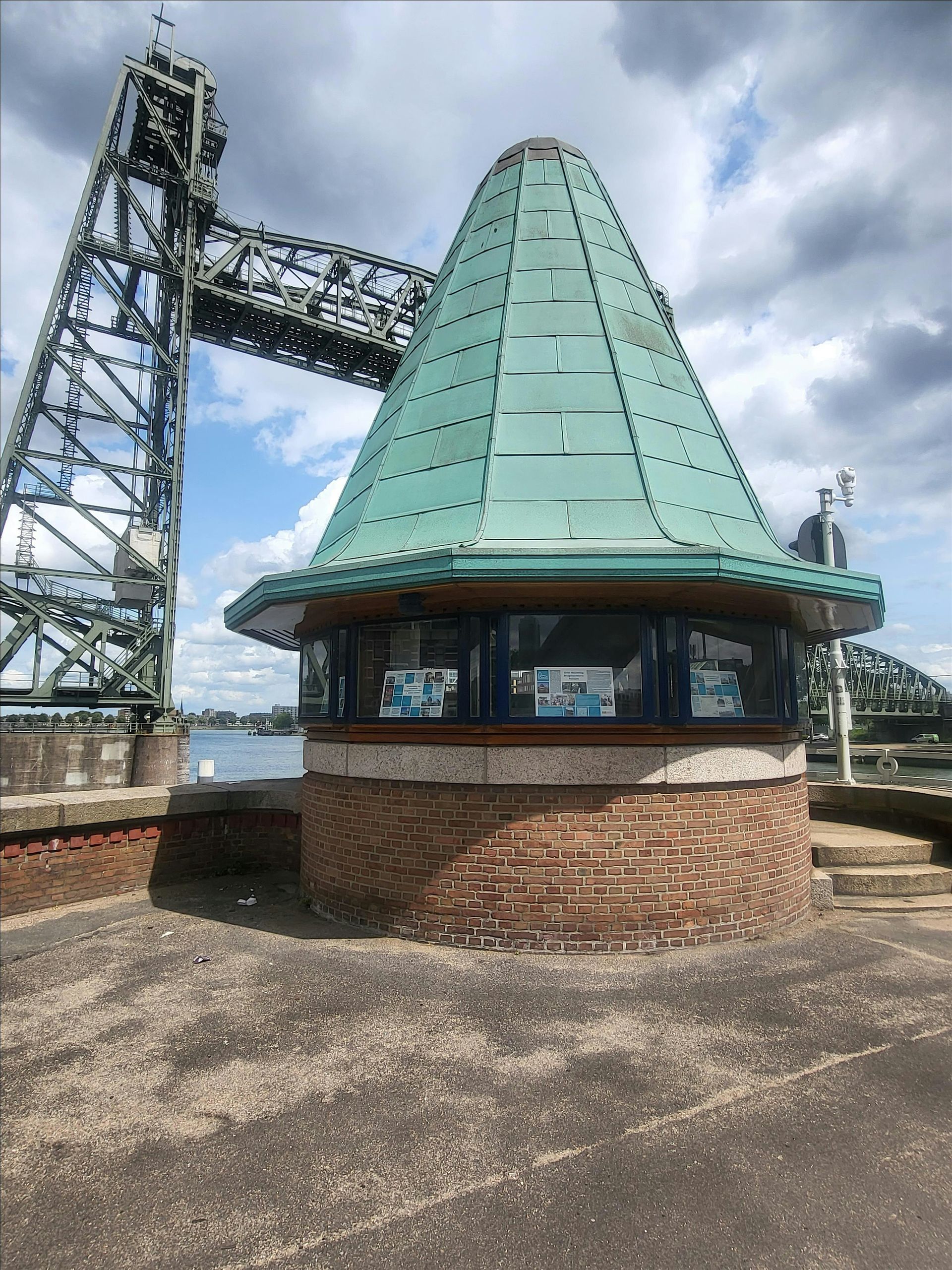 Rondleiding brugkelders Koninginnebrug