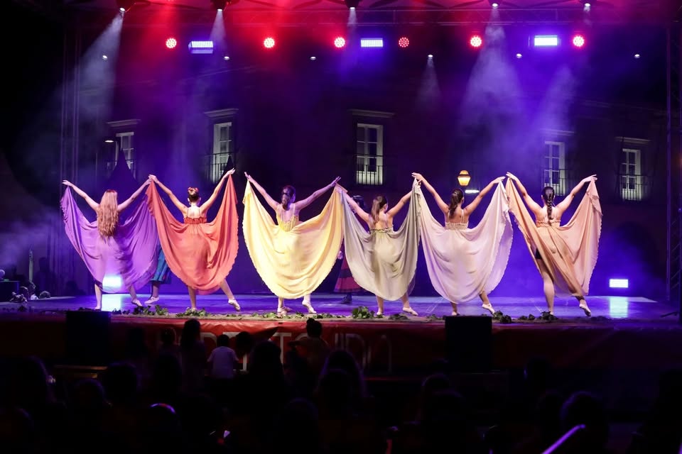 Dança pela Academia de Música de Tavira “Um Conto de Natal”