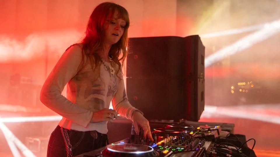 Ninajirachi at Holocene