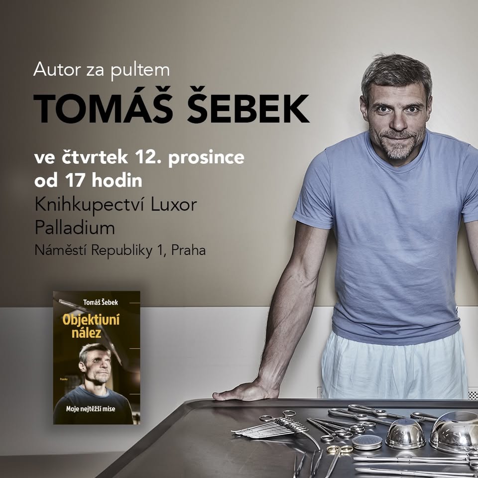 Autor za pultem Tomáš Šebek