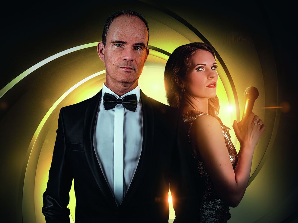 Thomas Borchert & Navina Heyne:  LET THE SKY FALL - The Bond Concert Show | Stuttgart