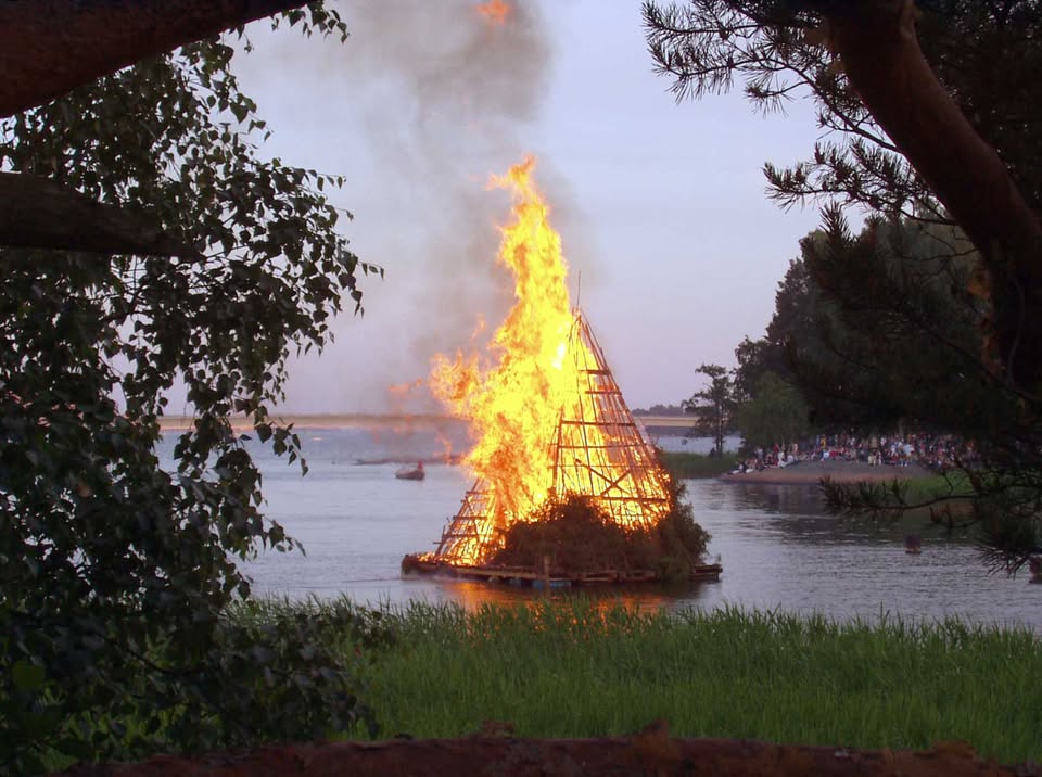 Burning Pub at Bunk