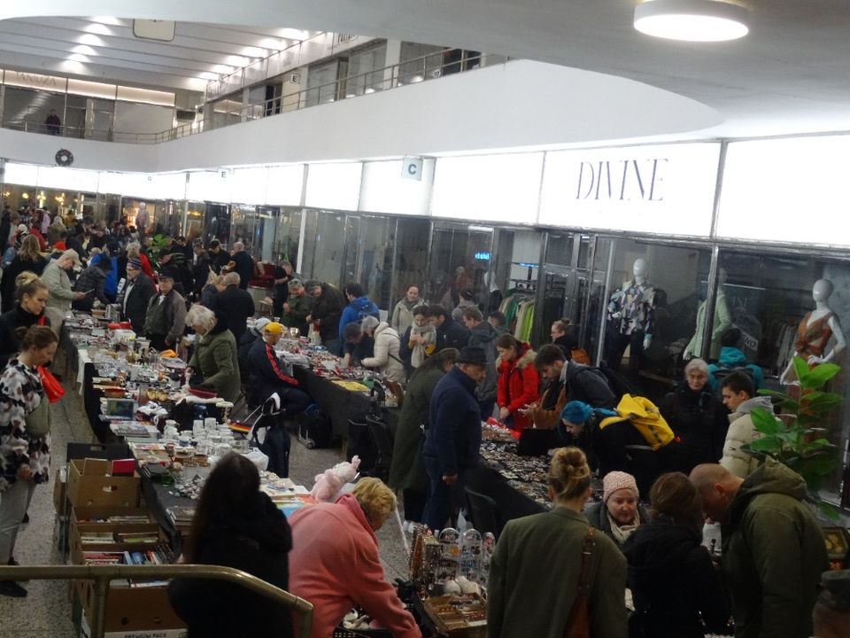 Bleší trh - flea market  ALFAPASSAGE Brno