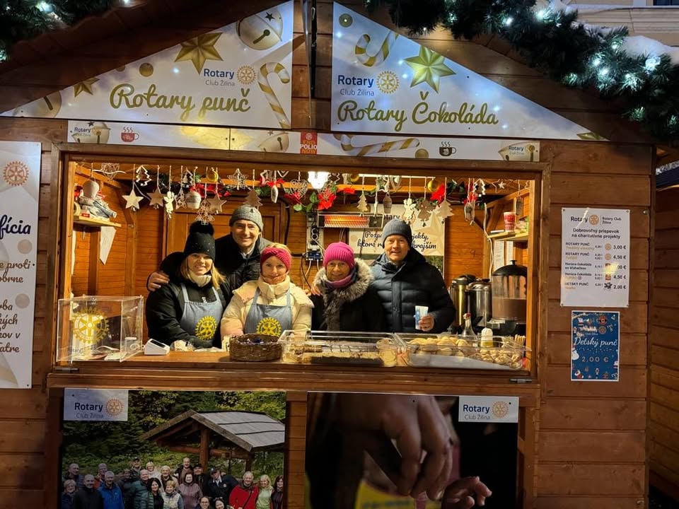 Benefičný vianočný Rotary punč a čokoláda