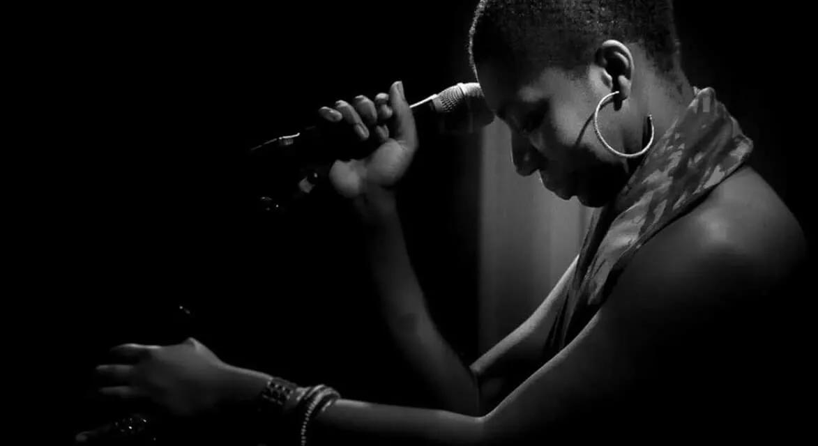 Maame Joses zingt Nina Simone "Mijn huid is zwart"