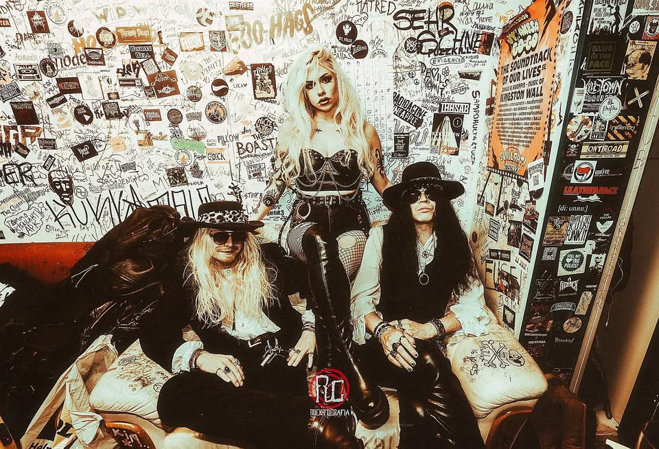 Daze Dolls-Rock/FIN+Stolen-Rock/D