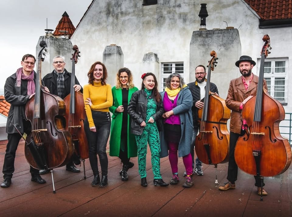 Hlaskontrabas Oktet v Jazz Docku