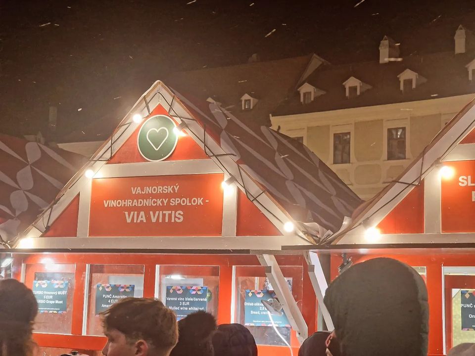 Bratislavské vianočné trhy 2024 - stánok VIA VITIS