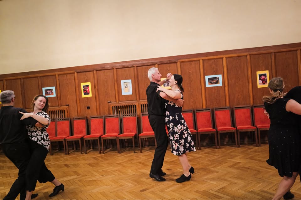 Zahajovací tančírna Skautského tancování v Emauzích