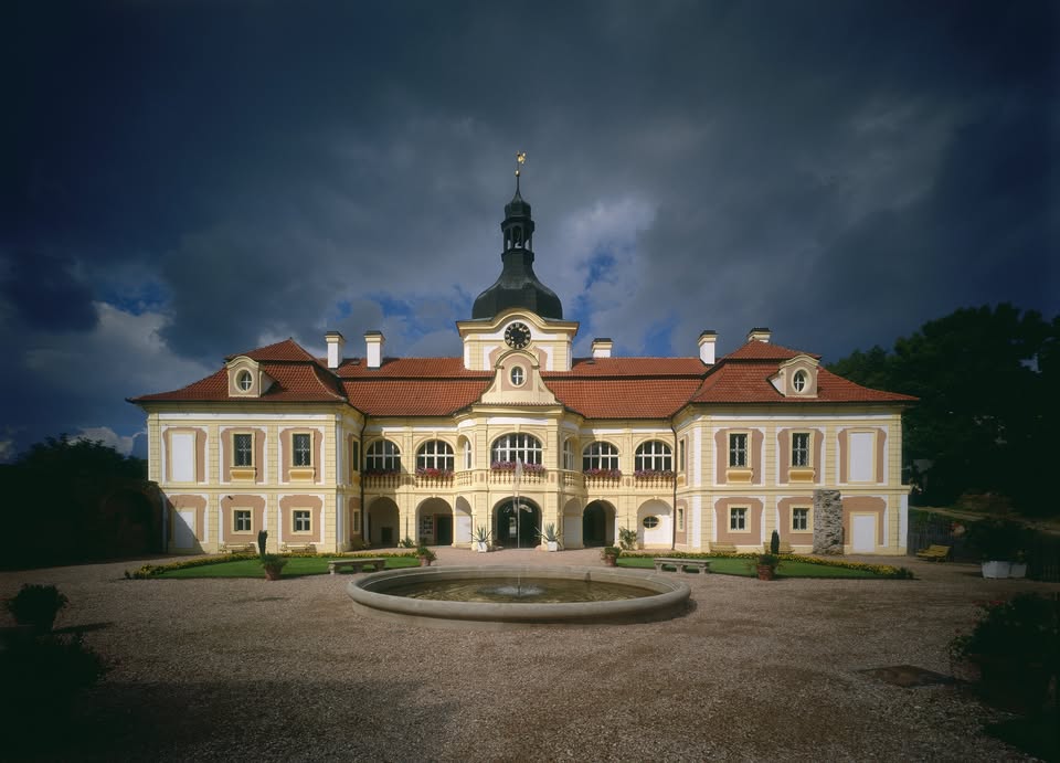 Hovory s kastelány: O zámku Nebílovy s Milanem Fialou