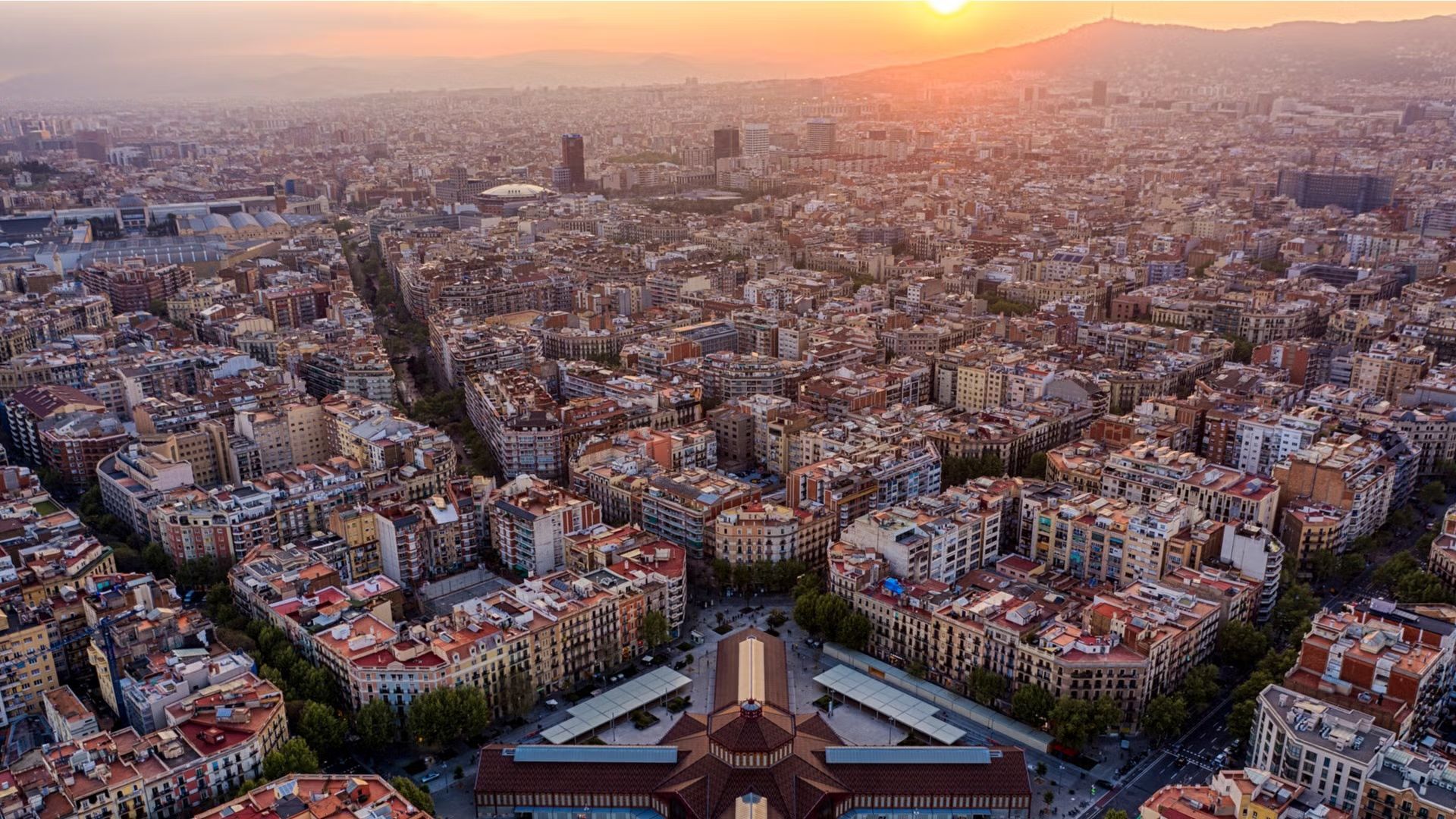 Tour: "Los secretos del barrio de Sant Antoni y su mercado"  + cervecita