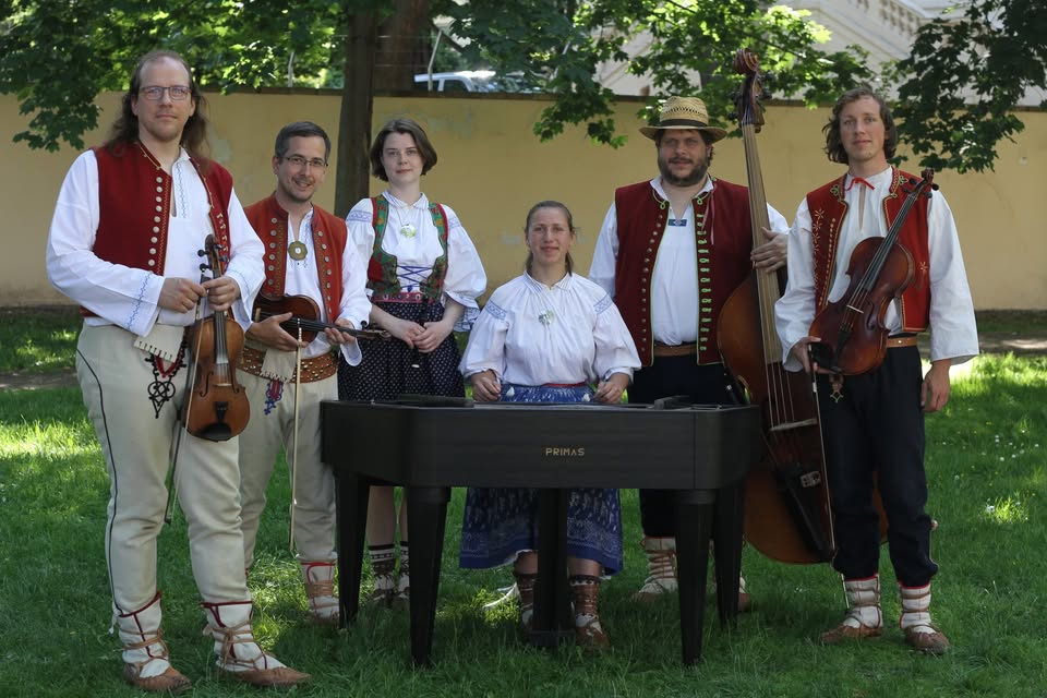 Beseda u cimbálu s Cimbálovou muzikou Kyčera