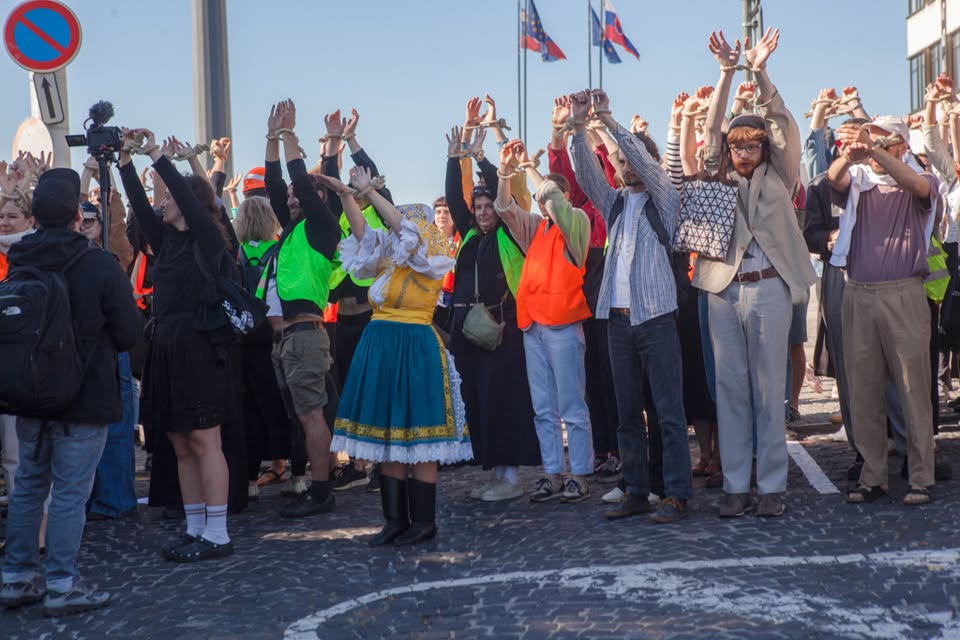 Folklór pred MKSR_Verejné vyhlásenie a happening aktérov a aktérok folklórnej scény