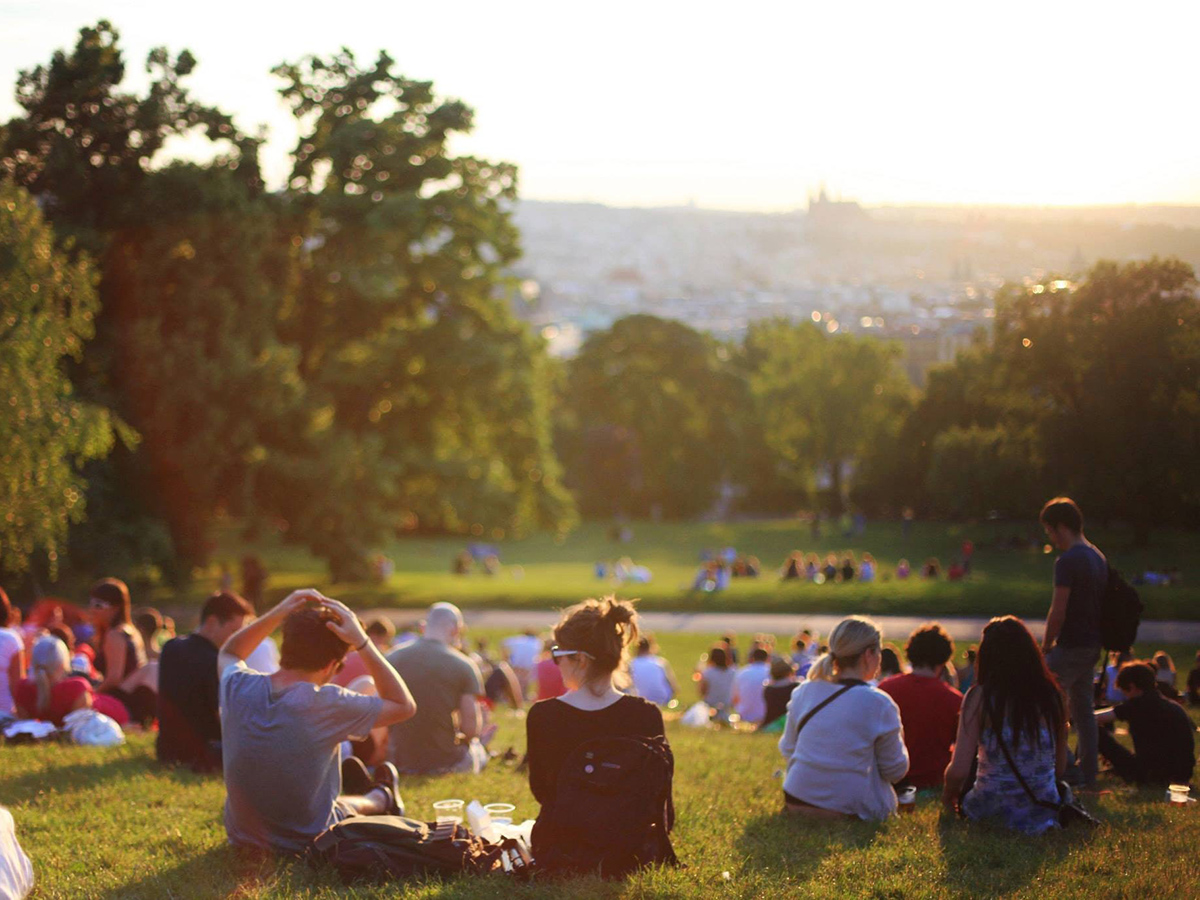Kreslení v parku: Riegrovy sady