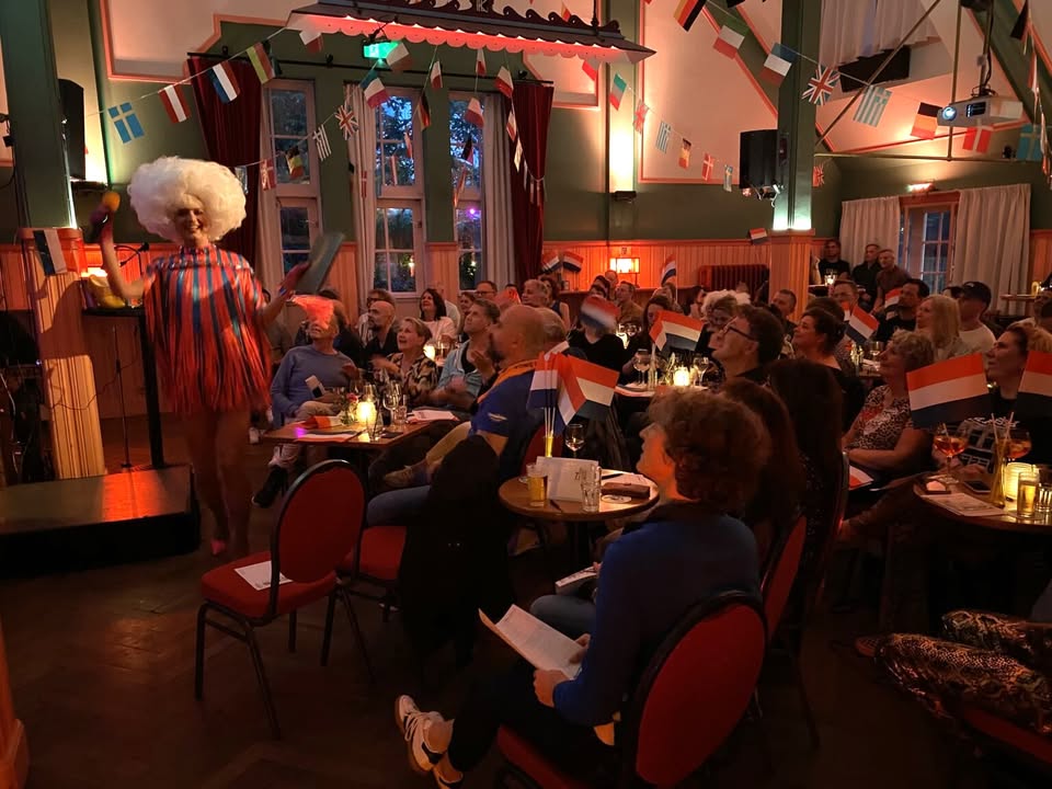 DOUZE POINTS MET DOLLY BELLEFLEUR
