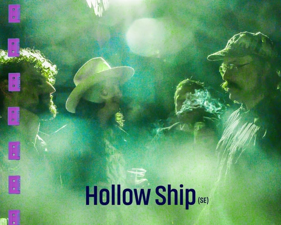 Hollow Ship +Holograph + DJ