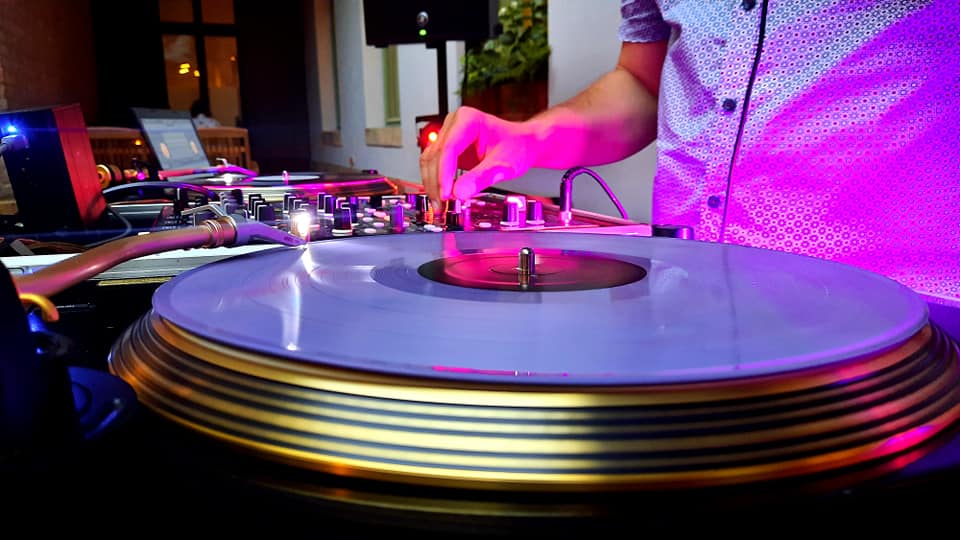 Dilemma DJ Set és stream PLATZ terasz