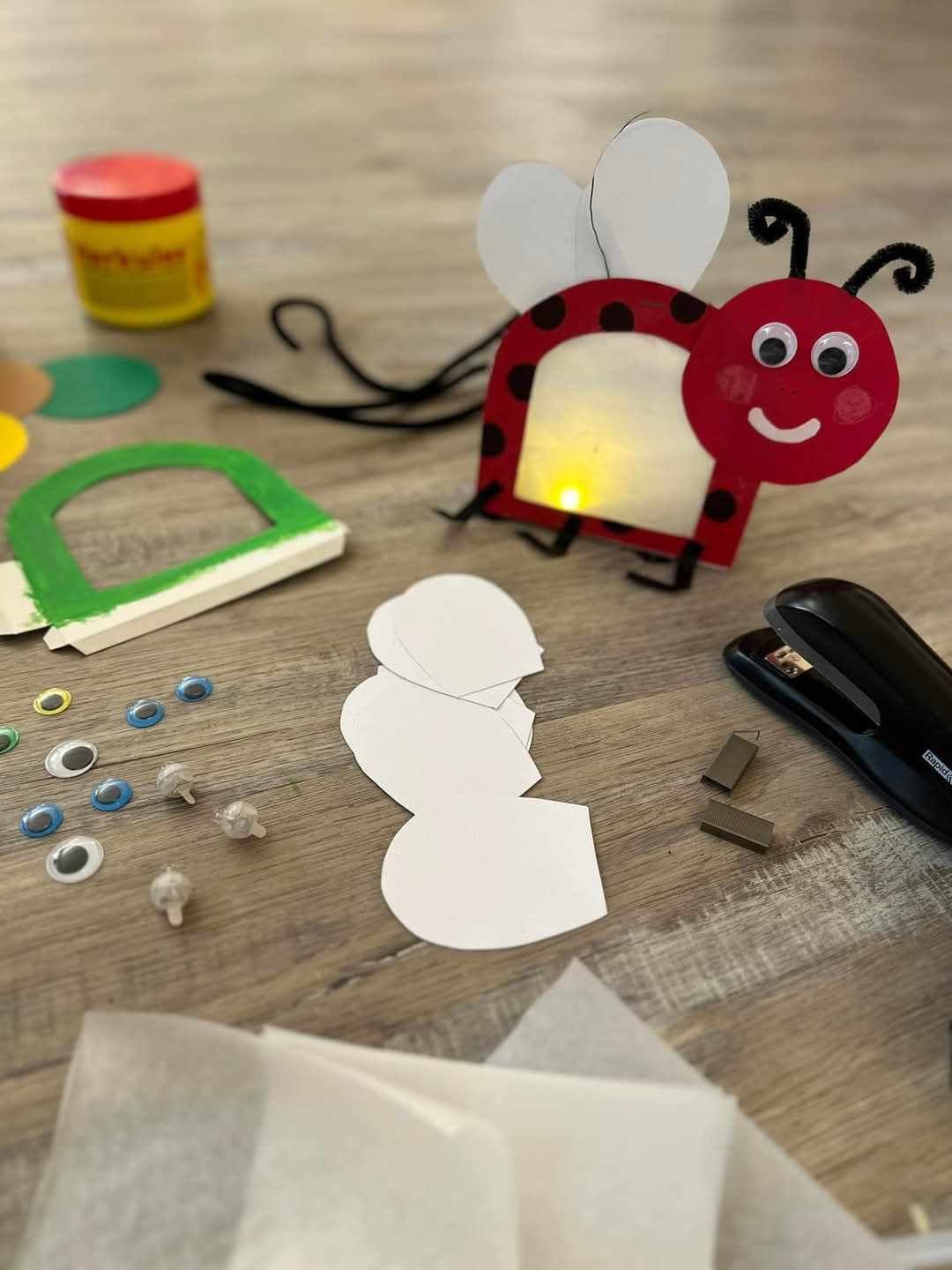 WORKSHOP: Lampionová dílnička před uspáváním broučků