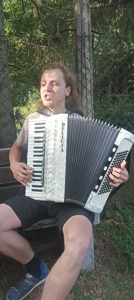 Kampa zpívá lidovky