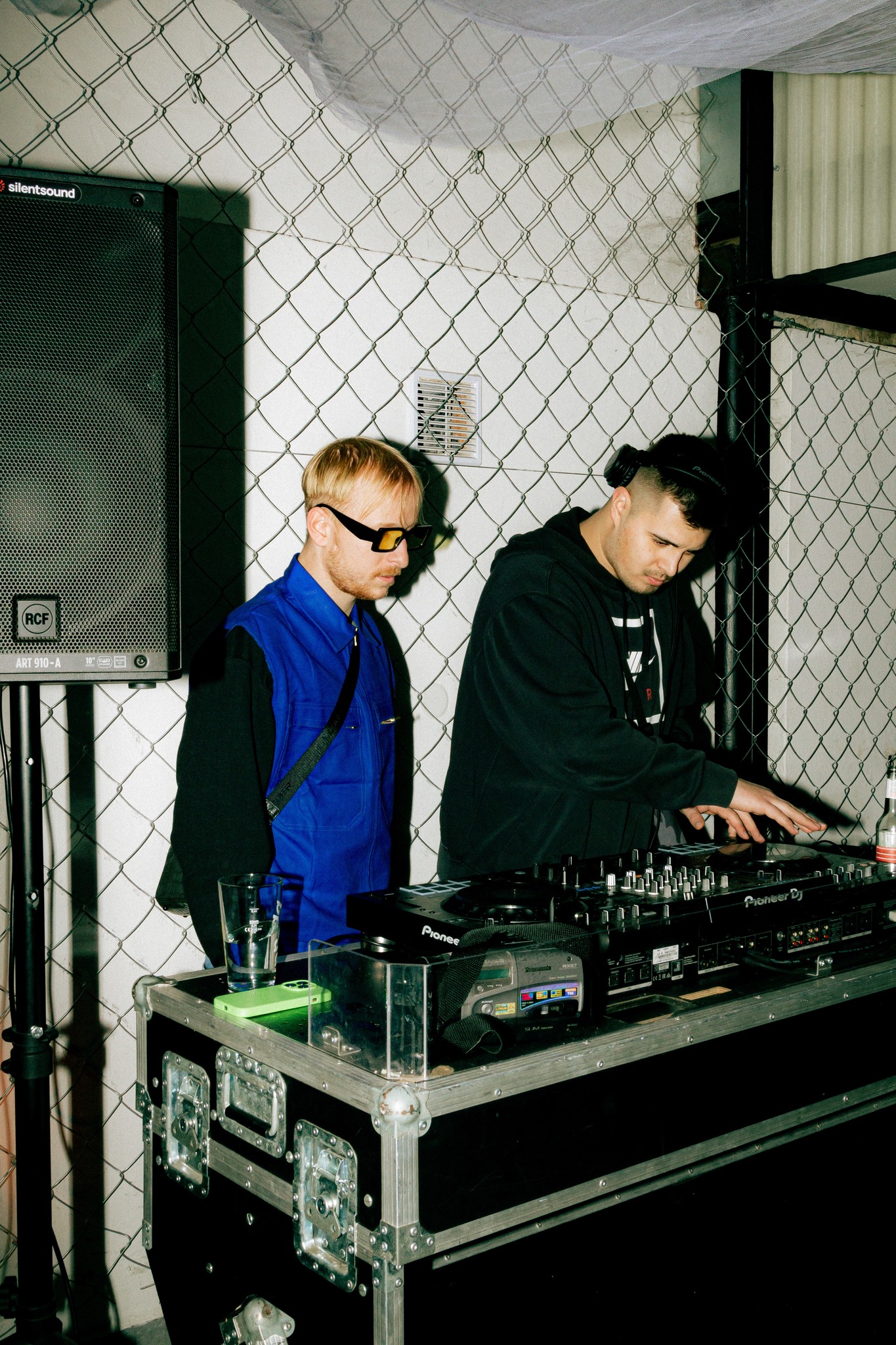 Stikato (takeover) v Naproti