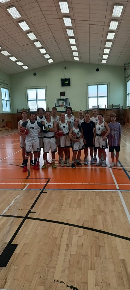 JML junioři 9:00 a 11:00 BBK U19 - BBK Blansko, 13:00 JML ženy BBK-Jiskra Kyjov