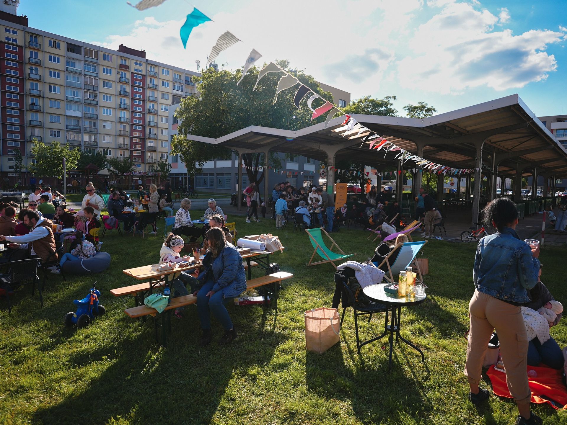 Živé susedstvá: Susedská grilovačka v tržnici