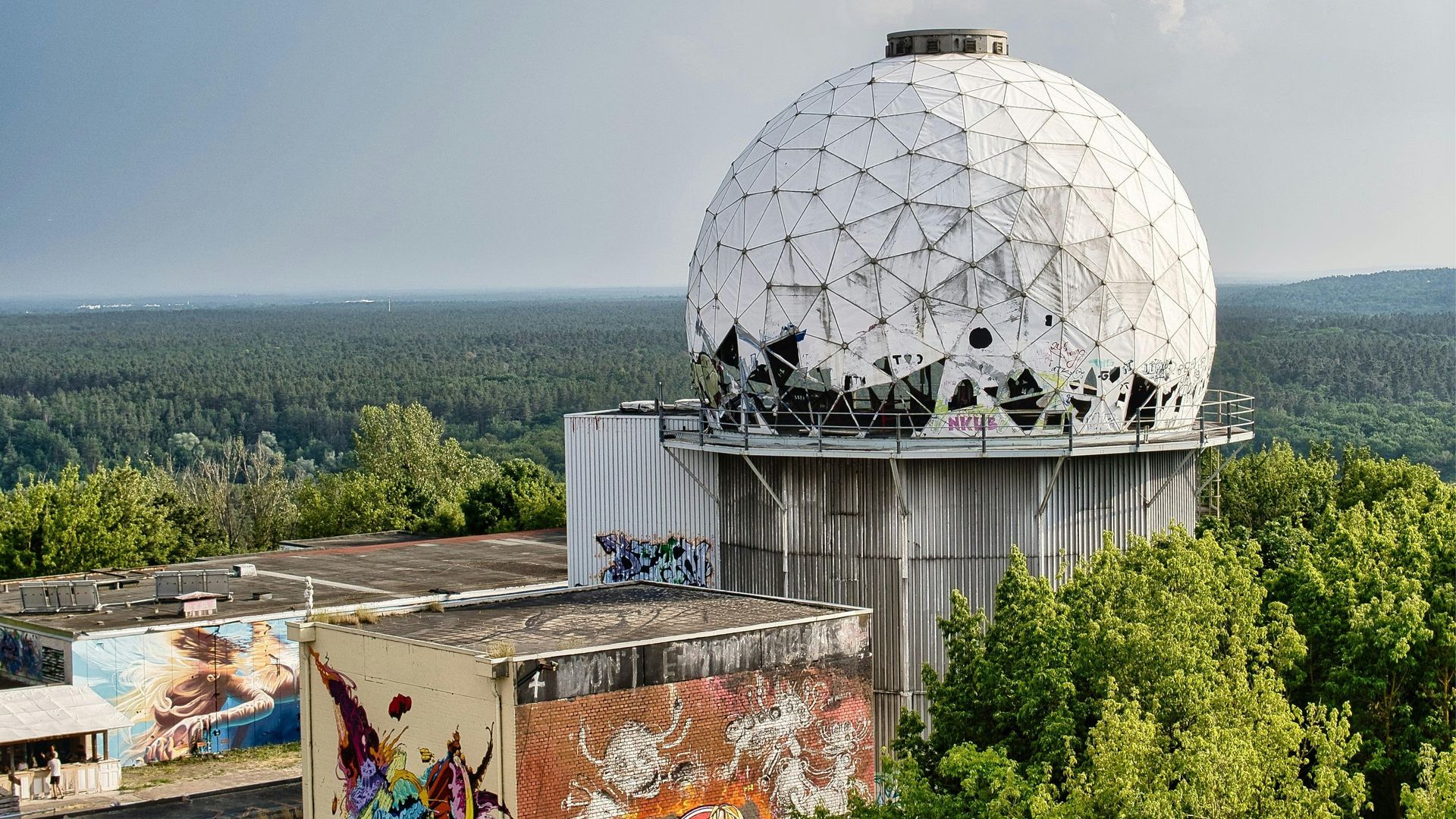 Discovering Teufelsberg, where art, nature and ruins meet!