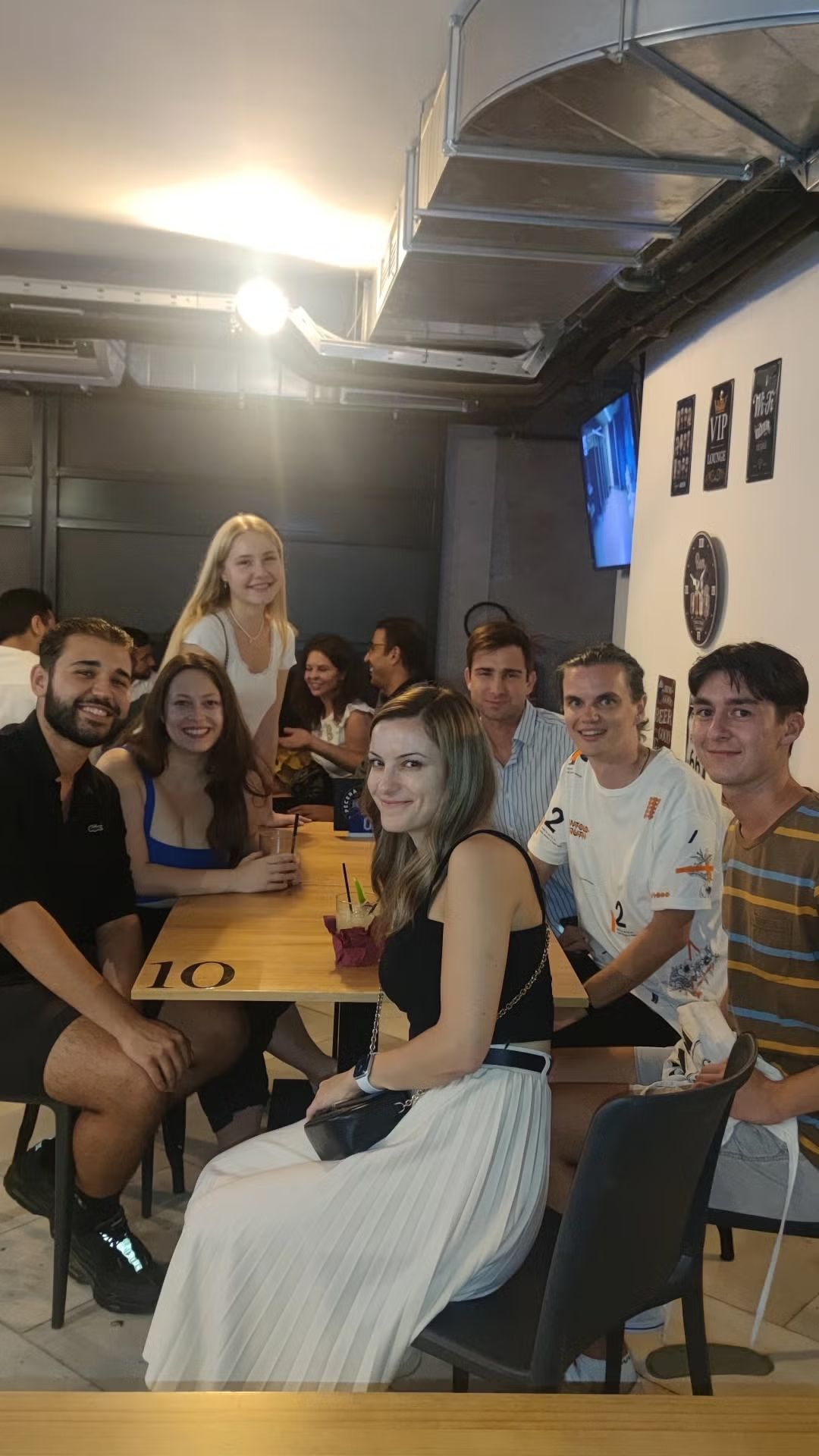 LANGUAGE EXCHANGE & FREE TAPAS + POOL & DARTS+ COLORS (FREE)