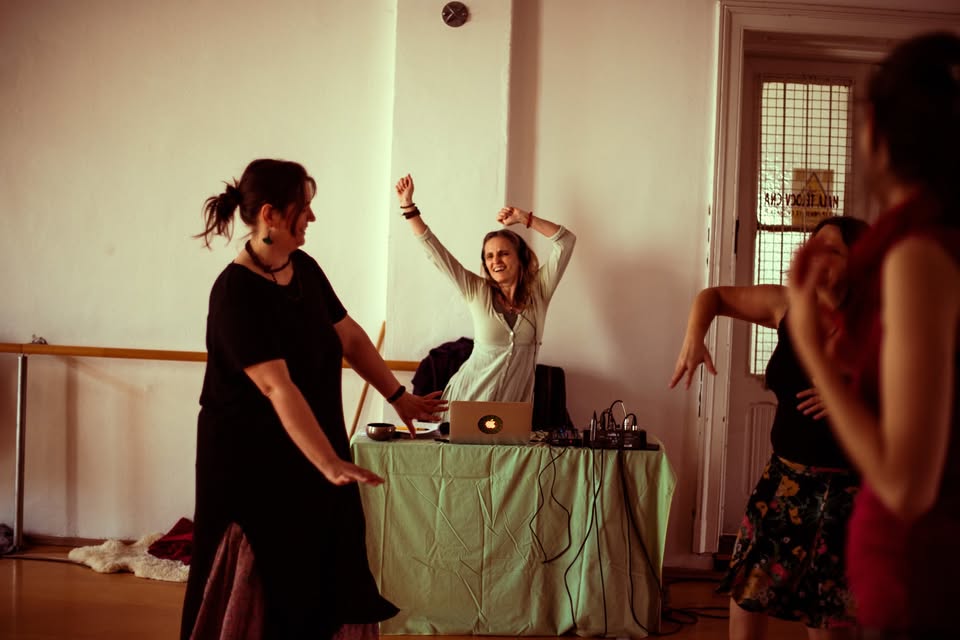 Open dance evening with lecturer Mati (NL)