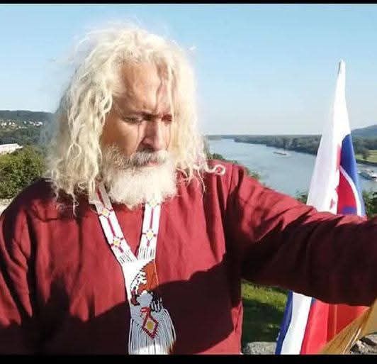 Devín - Minca MATKY SLÁVY - Rovnodennosť