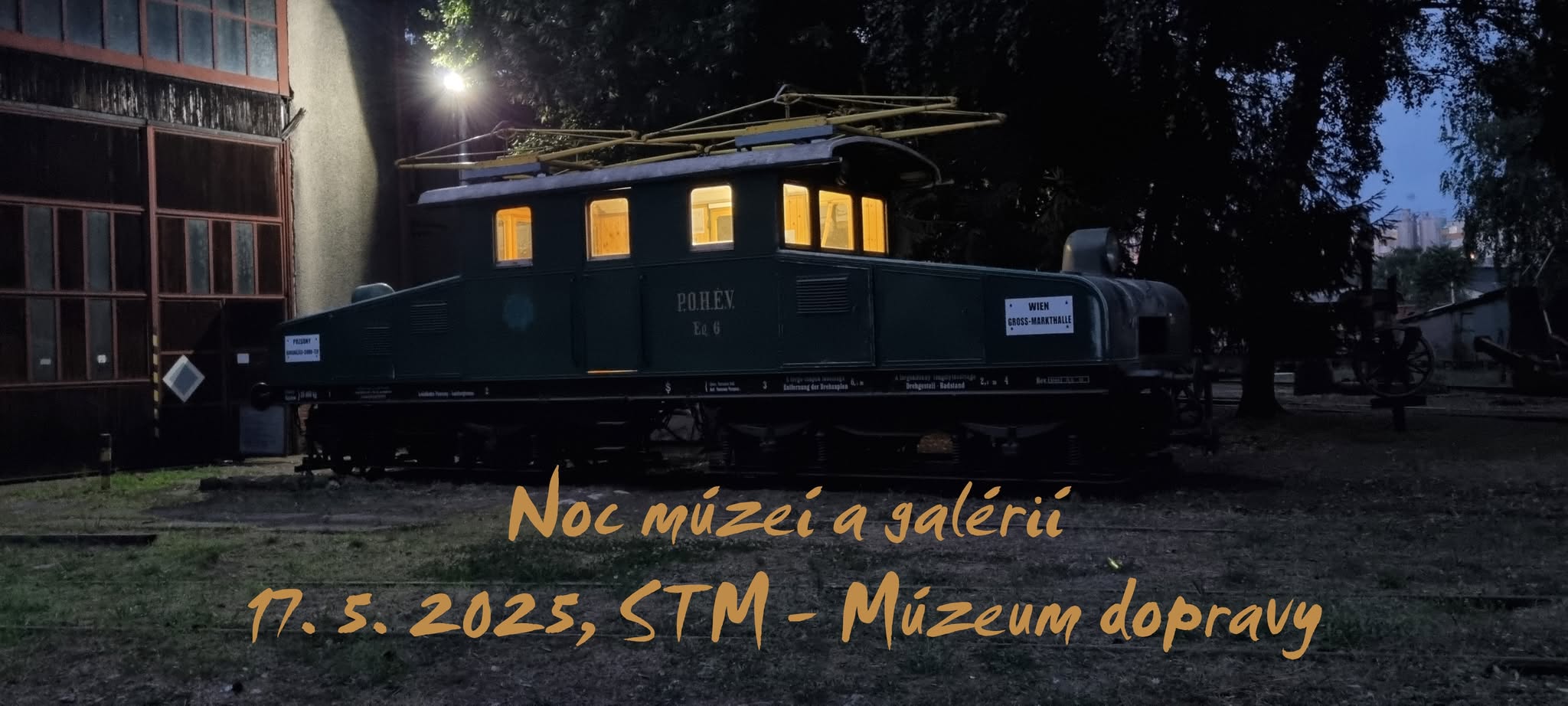 Night of museums and galleries with a Viennese tram