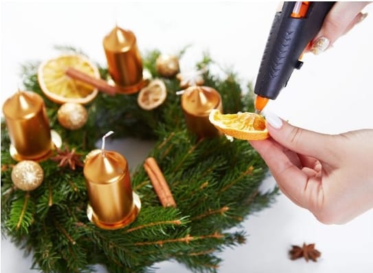 Adventi koszorú készítése gyerekeknek