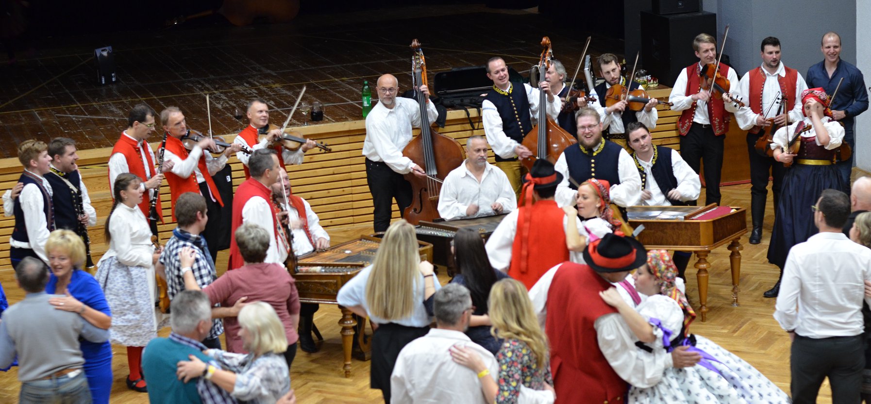 Večer s cimbálovou muzikou Líšňáci a jejich hosty CM Svitava