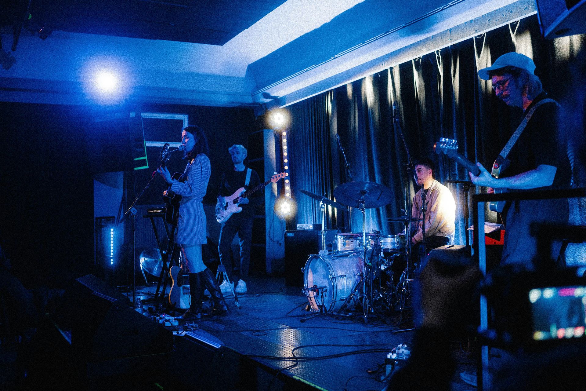 Anna Hauss - full band show at Rotbart