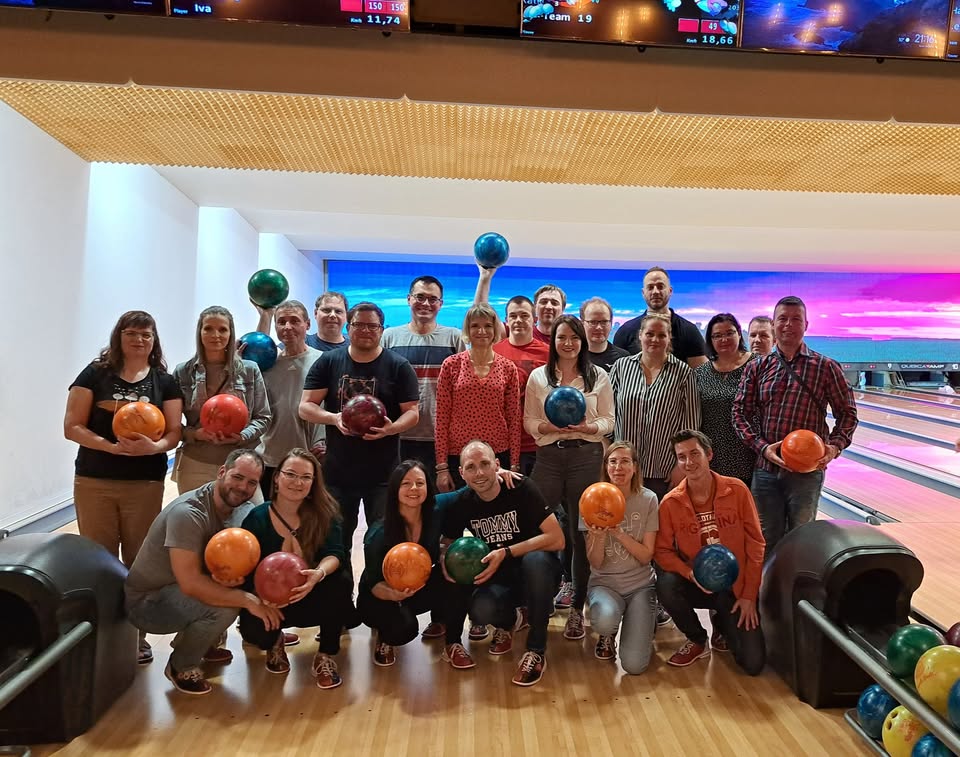 Zářijový bowling na Bowlingu Brno (7/24)